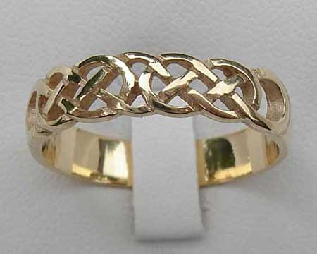 Havra Celtic Wedding Ring