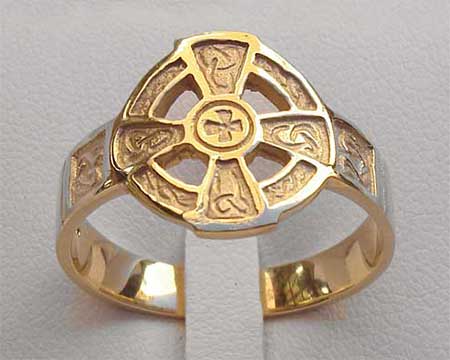 Hildasay Celtic Cross Wedding Ring
