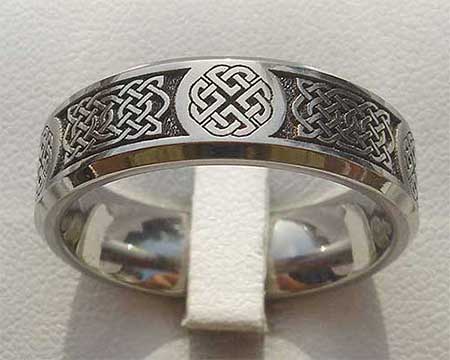Shield Knot Celtic Wedding Ring