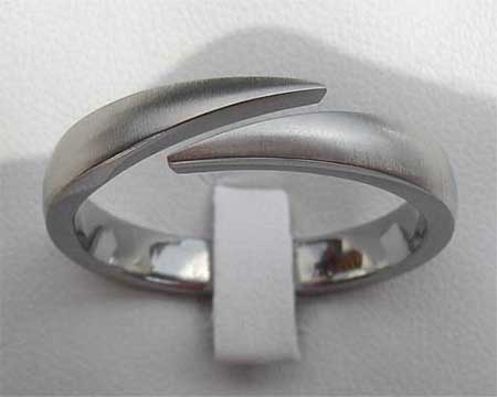 Split Design Titanium Wedding Ring