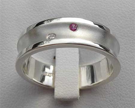 Womens Sapphire & Diamond Wedding Ring