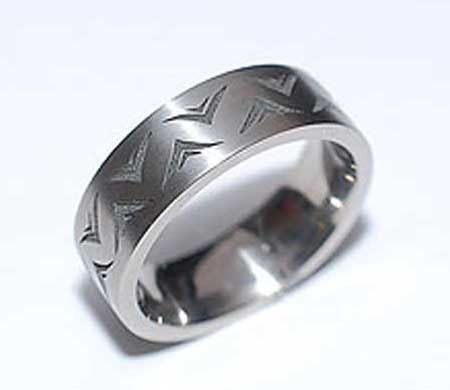 Zig Zag Engraved Titanium Wedding Ring